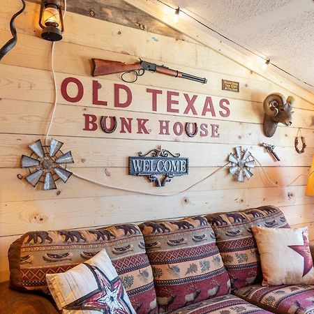 Хостел Old Texas Bunkhouse Wills Point Экстерьер фото