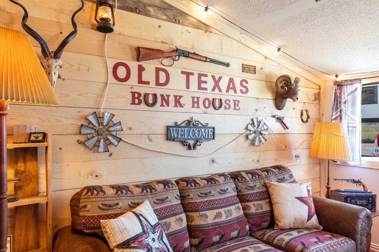 Хостел Old Texas Bunkhouse Wills Point Экстерьер фото